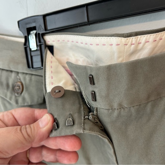 Women’s size 12 Lands End army green summer shorts. Pockets NWT. Preppy look. - Picture 3 of 9